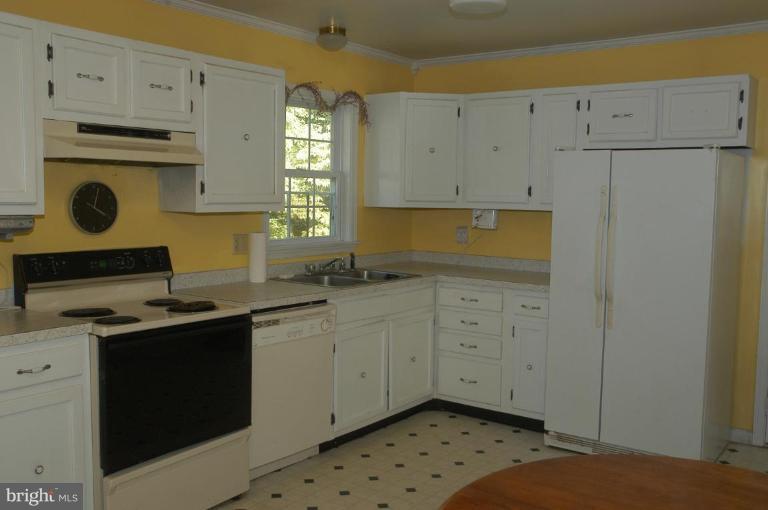 444 Buffalo Road Lusby, MD 20657 - Photo 9 of 15 Kitchen