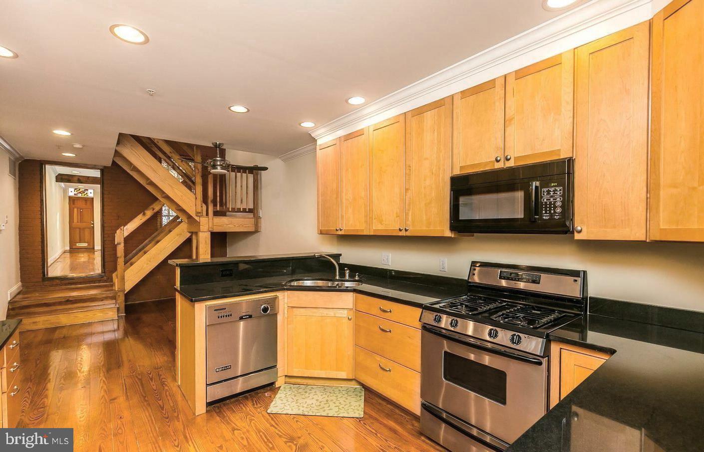 1244 Riverside Avenue Baltimore, MD 21230 - Photo 8 of 30 Beautiful eat in kitchen