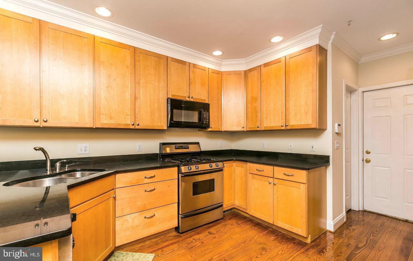 1244 Riverside Avenue Baltimore, MD 21230 - Photo 9 of 30