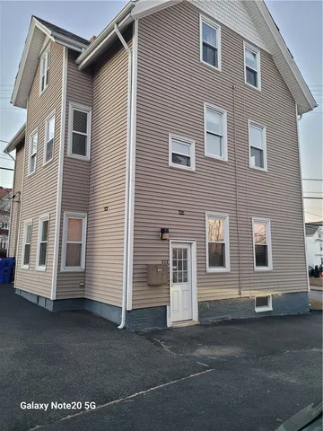 $2,200 | 230 Pawtucket Avenue, Pawtucket, RI 02860