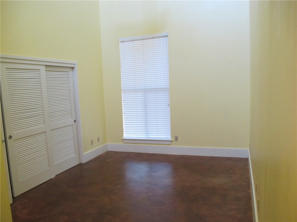 911 Keith Lane, Unit 10 Austin, TX 78705 - Photo 14 of 20