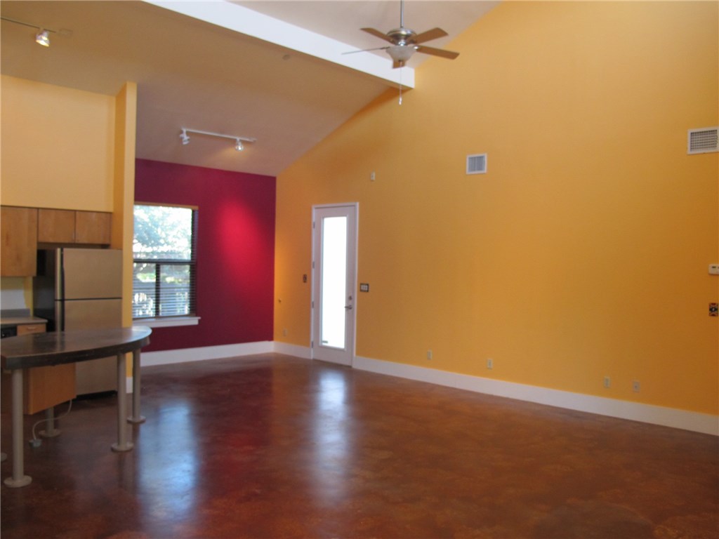 911 Keith Lane, Unit 10 Austin, TX 78705 - Photo 3 of 20