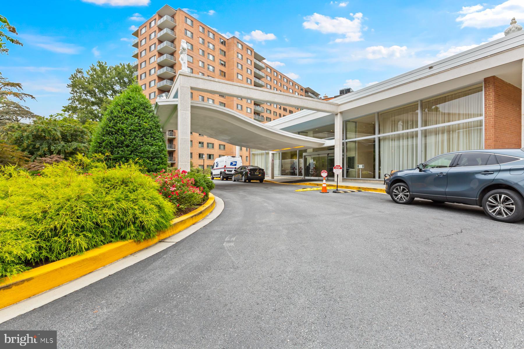 a car parked in front of a building
