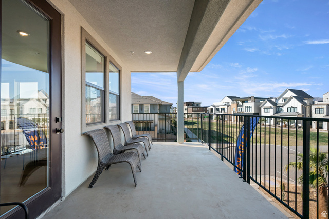 762 West Periwinkle Lane, Unit 102 St. George, UT 84790 - Photo 29 of 40 Balcony featuring a residential view