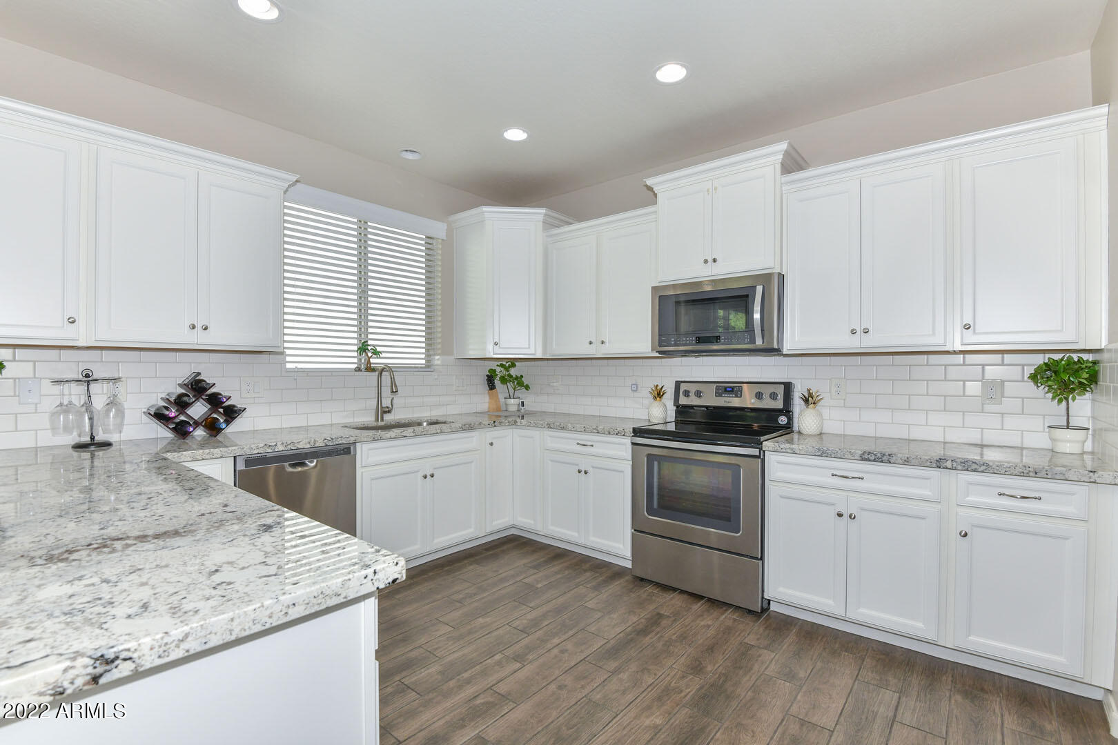 3418 West Hayduk Road Laveen, AZ 85339 - Photo 10 of 33 Kitchen