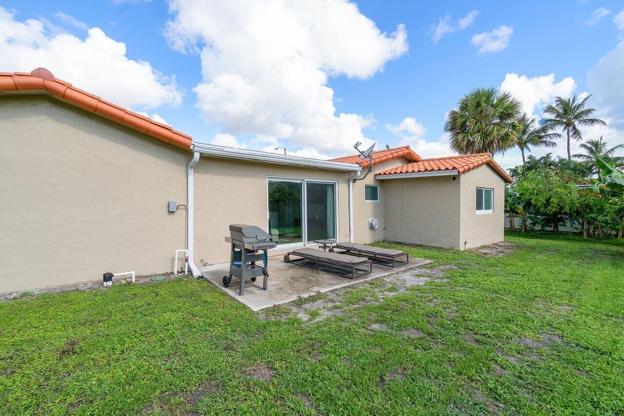 32 Northwest 12th Avenue Boca Raton, FL 33486 - Photo 27 of 27 Backyard3