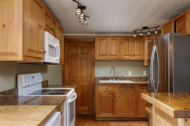 $629,000 | 189 South Hedgehog Hill Road, Newport, NH 03773