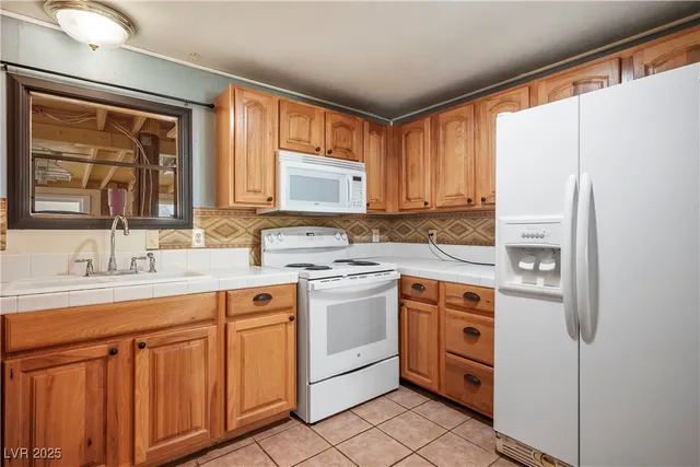 $400,000 | 2417 East Anvil Road, Amargosa Valley, NV 89020