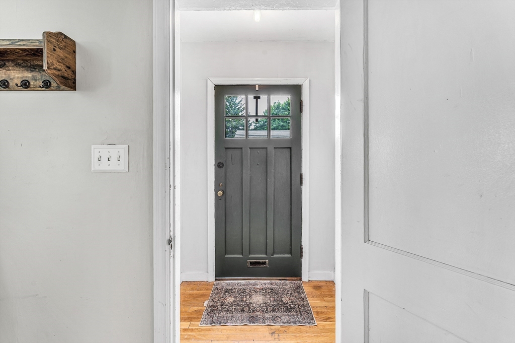 28 Bither Street Springfield, MA 01118 - Photo 4 of 36