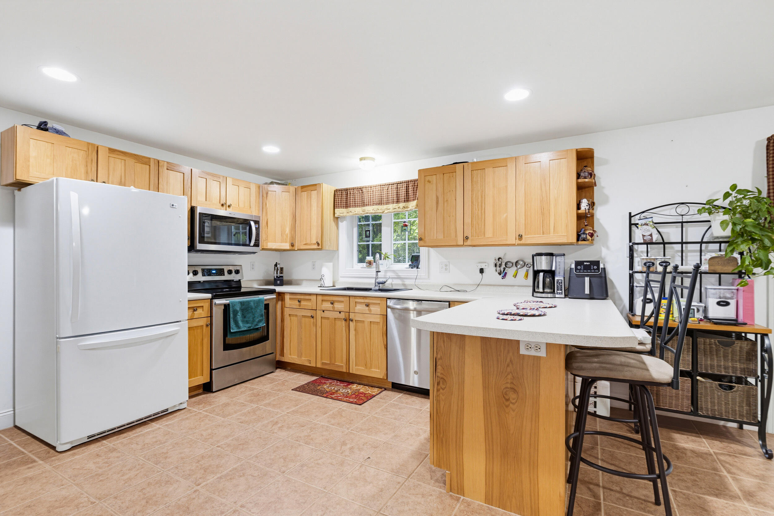 7 Chase Street Standish, ME 04084 - Photo 17 of 42 7 chase st, standish, me 04084, usa-05