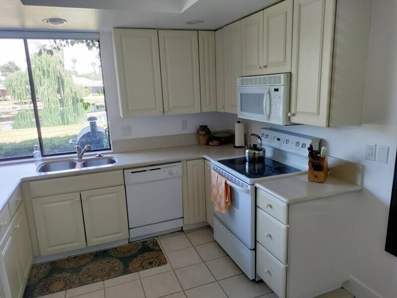 97 Palma Drive Rancho Mirage, CA 92270 - Photo 8 of 39 pic 24