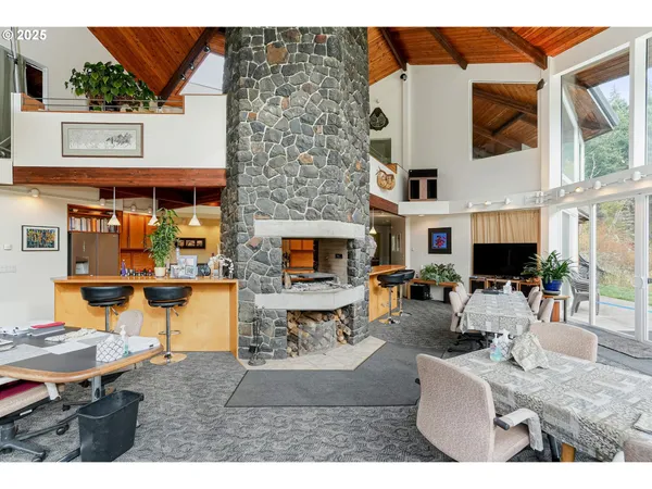 $1,825,000 | 4300 Briar Knob Loop, Scotts Mills, OR 97375
