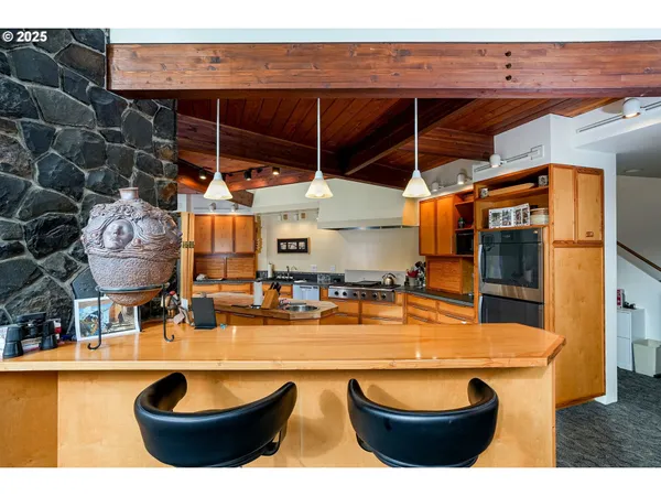 $1,825,000 | 4300 Briar Knob Loop, Scotts Mills, OR 97375