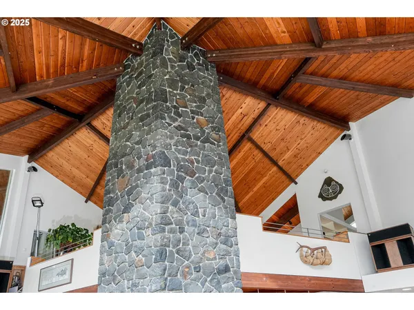 $1,825,000 | 4300 Briar Knob Loop, Scotts Mills, OR 97375