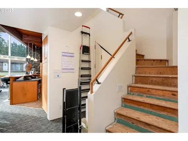 $1,825,000 | 4300 Briar Knob Loop, Scotts Mills, OR 97375