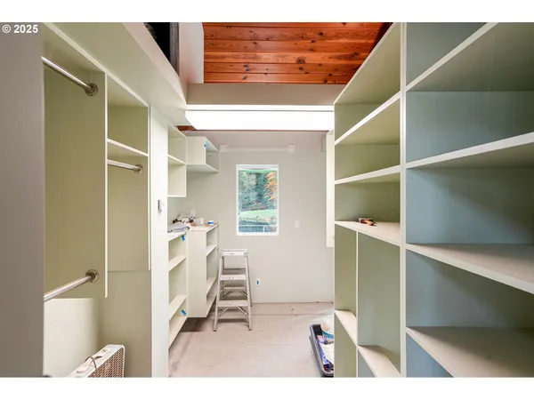 $1,825,000 | 4300 Briar Knob Loop, Scotts Mills, OR 97375