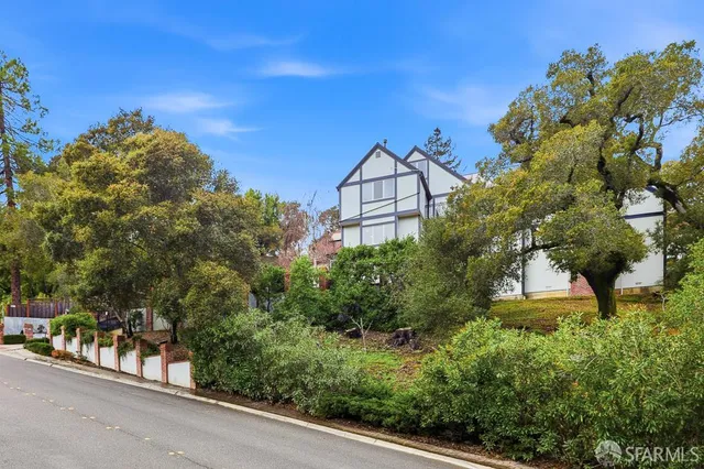 $6,888,000 | 760 Chateau Drive, Hillsborough, CA 94010