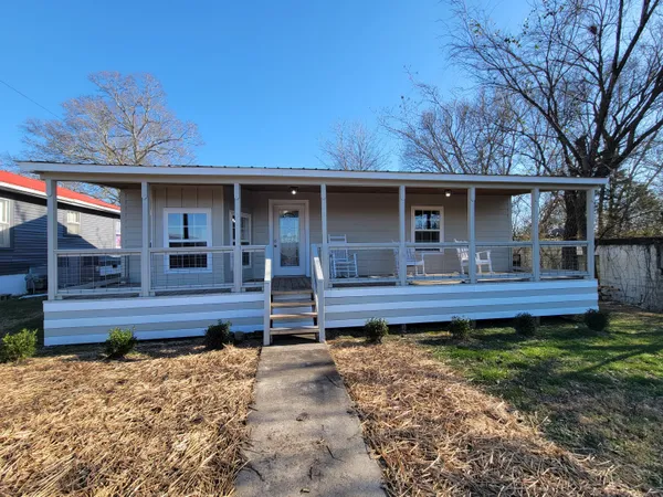 $199,900 | 408 Nellis Avenue, Bridgeport, AL 35740