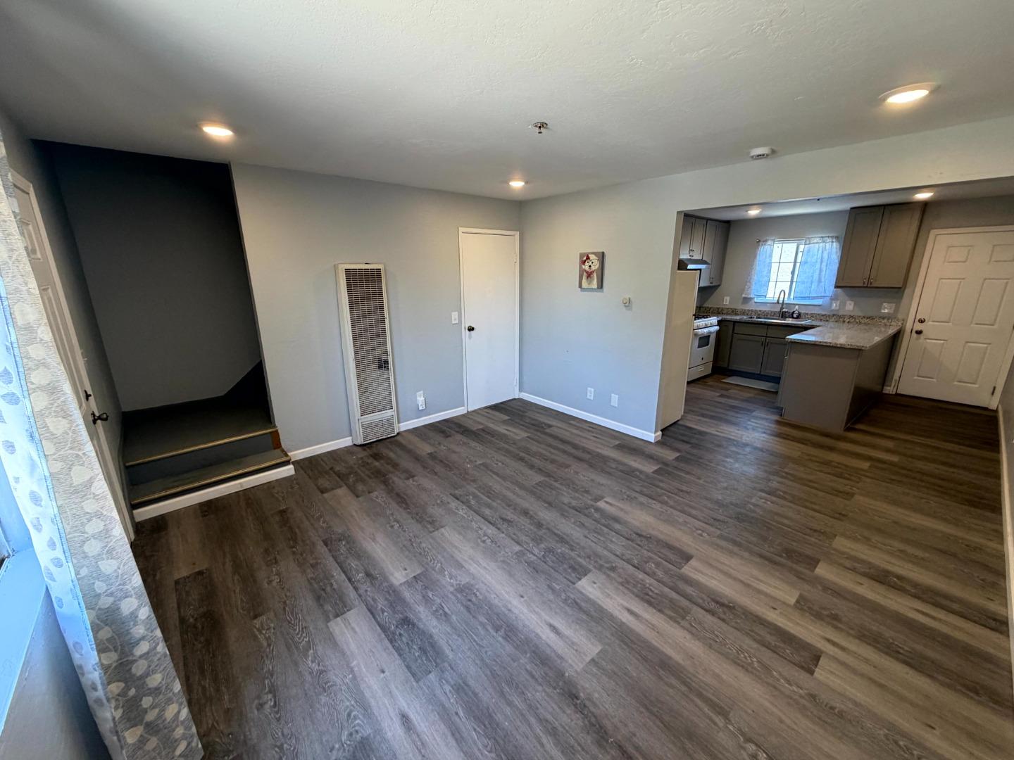 890 Rider Avenue, Unit E Salinas, CA 93905 - Photo 11 of 18