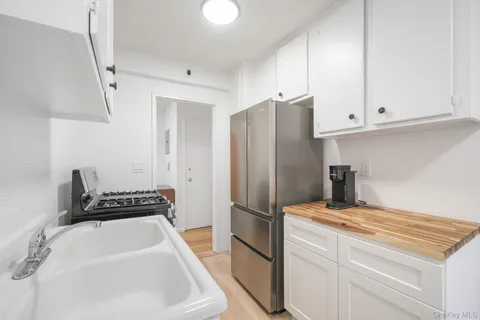 $149,999 | 2 Louisiana Avenue, Unit 4H, Bronxville, NY 10708
