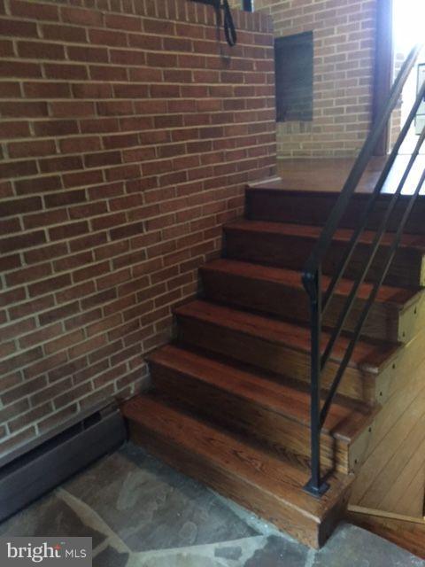 6421 Plant Road Frederick, MD 21701 - Photo 6 of 27 Front Entry Stairs