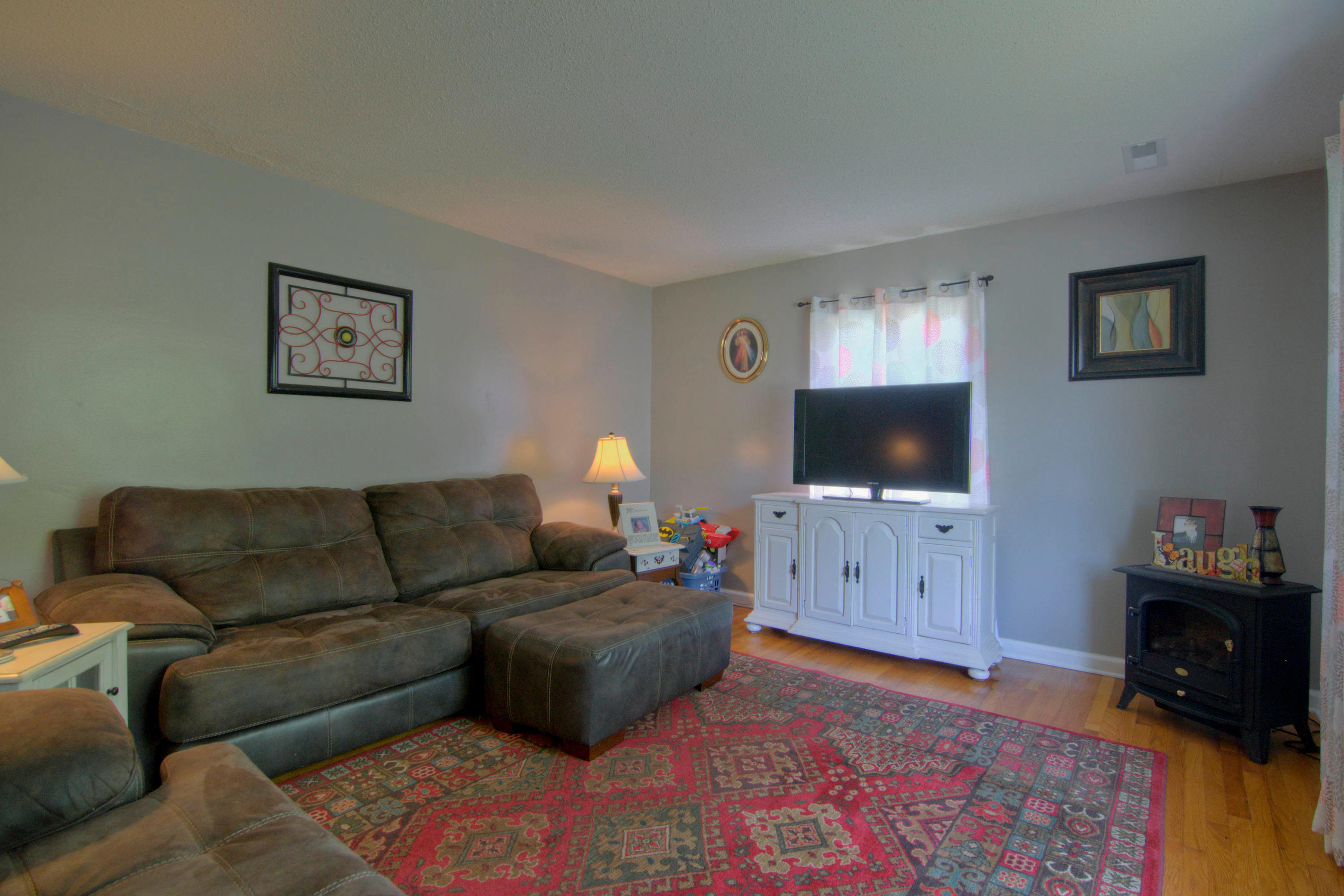 2929 Rennoc Road Knoxville, TN 37918 - Photo 3 of 16 Hardwood Floors