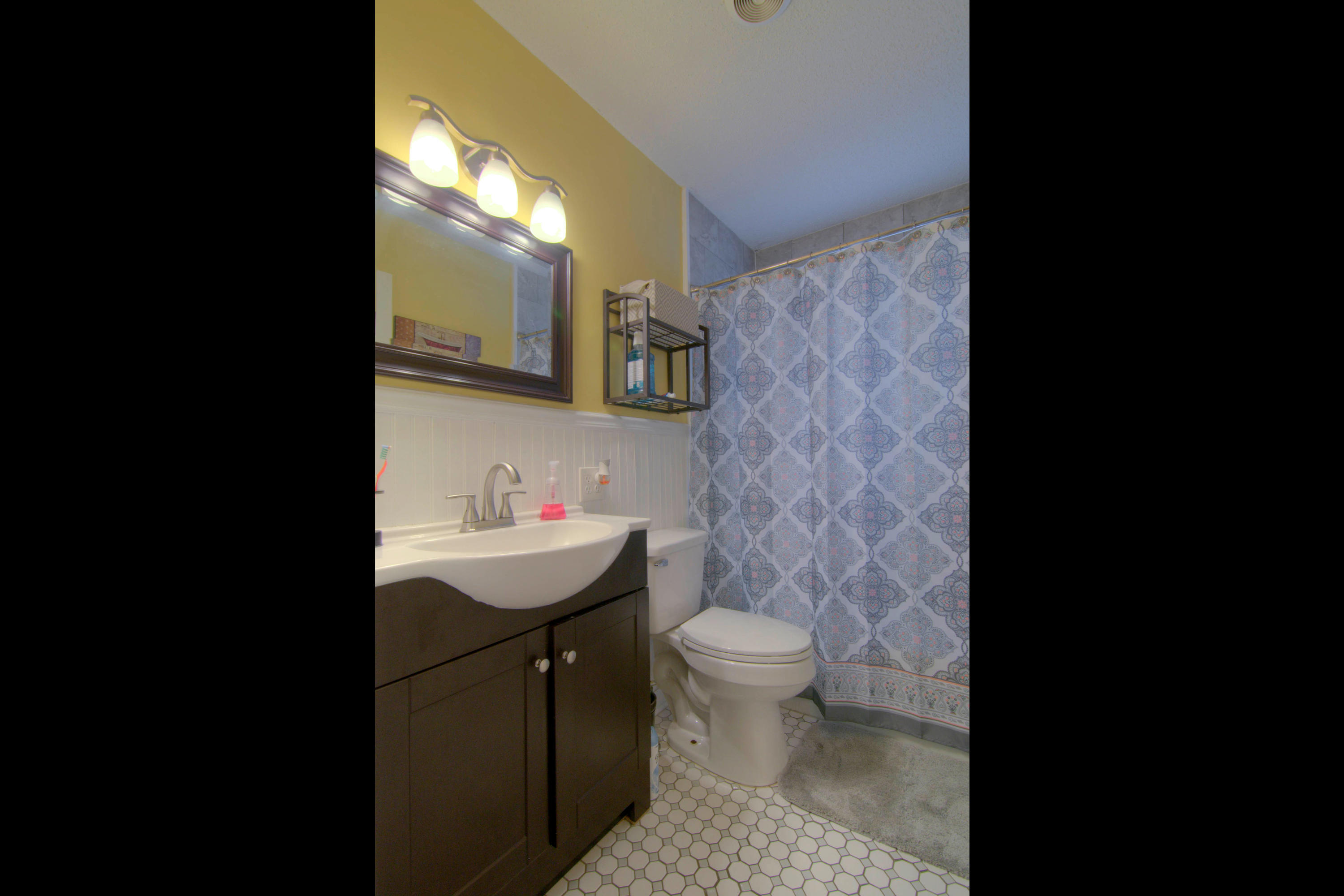 2929 Rennoc Road Knoxville, TN 37918 - Photo 8 of 16 Renovated Bathroom ( 2017)