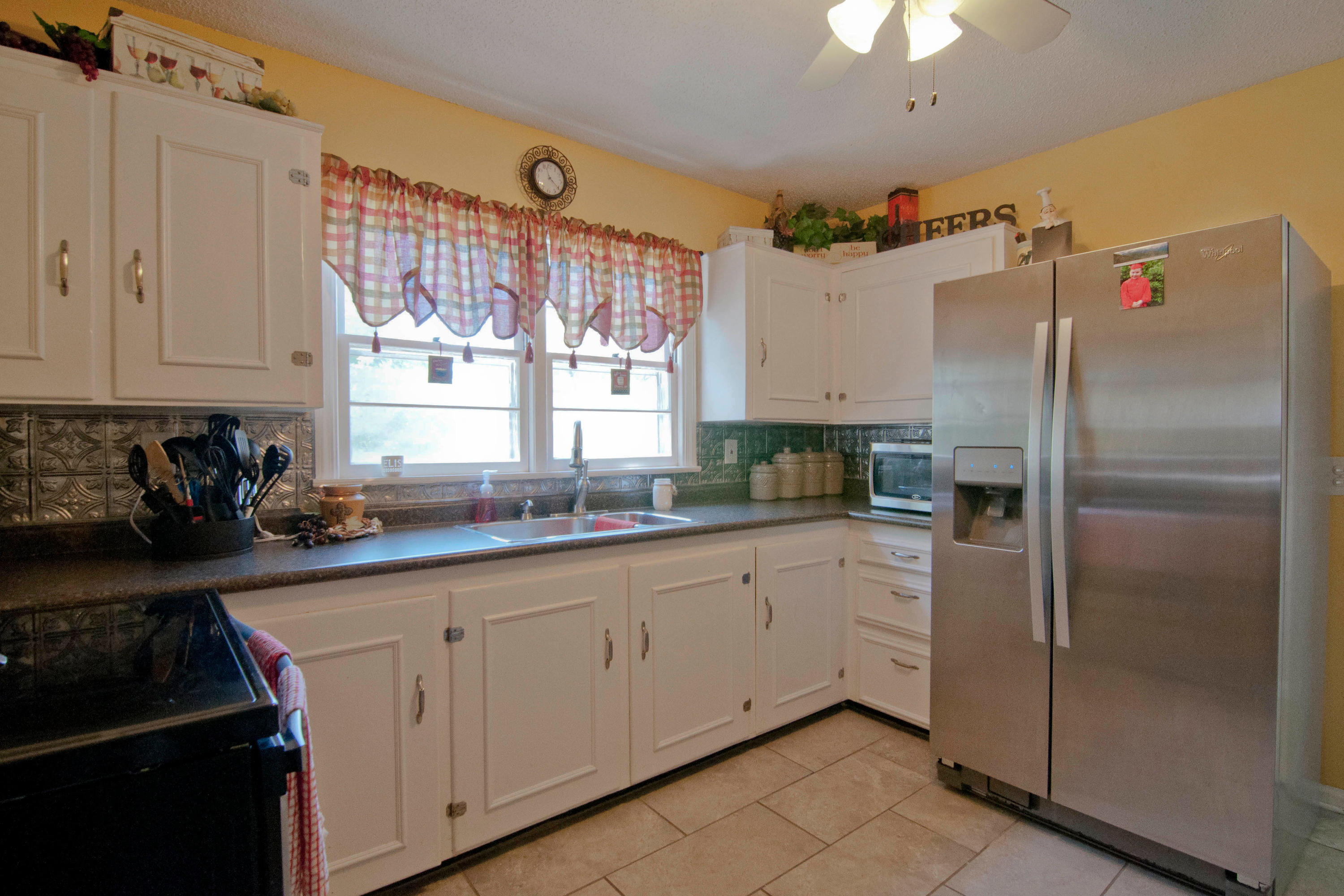2929 Rennoc Road Knoxville, TN 37918 - Photo 10 of 16 New Stainless Appliances ( 2017 )