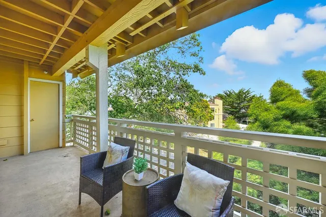 $699,000 | 305 Oak Court, Daly City, CA 94014