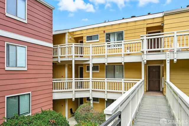 $699,000 | 305 Oak Court, Daly City, CA 94014