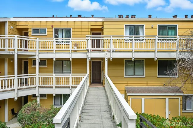 $699,000 | 305 Oak Court, Daly City, CA 94014