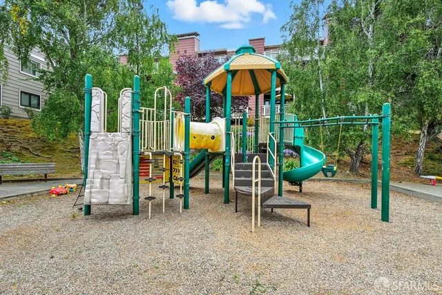 $699,000 | 305 Oak Court, Daly City, CA 94014