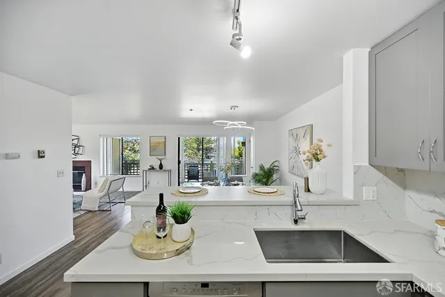 $699,000 | 305 Oak Court, Daly City, CA 94014