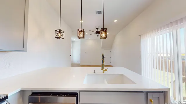 $2,150 | 104 Micah Point, Unit A, La Vernia, TX 78121