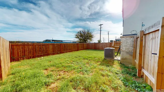 $2,150 | 104 Micah Point, Unit A, La Vernia, TX 78121