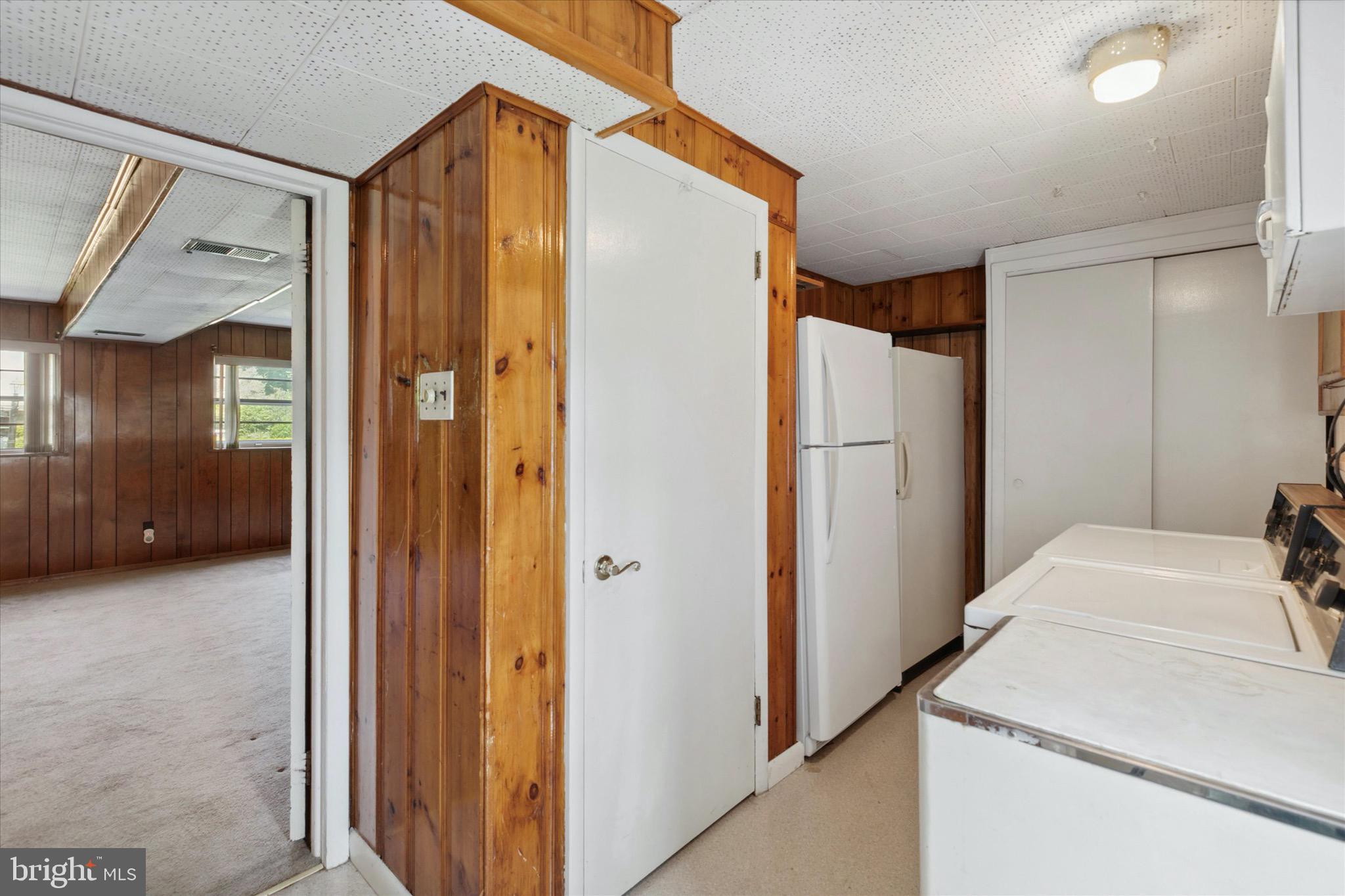 316 Poplar Road Flourtown, PA 19031 - Photo 17 of 28 Laundry Room