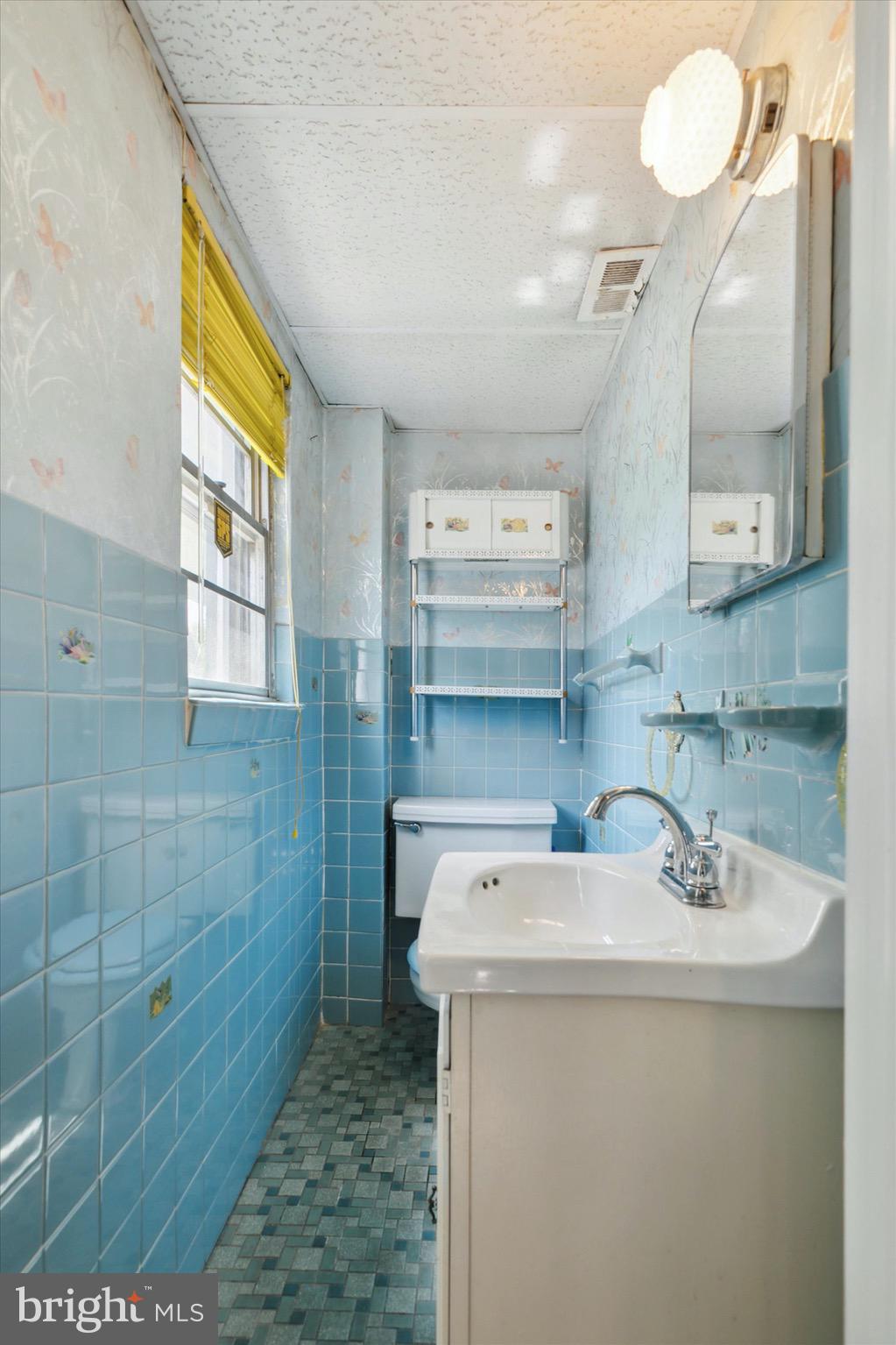 316 Poplar Road Flourtown, PA 19031 - Photo 18 of 28 Half Bath lower level