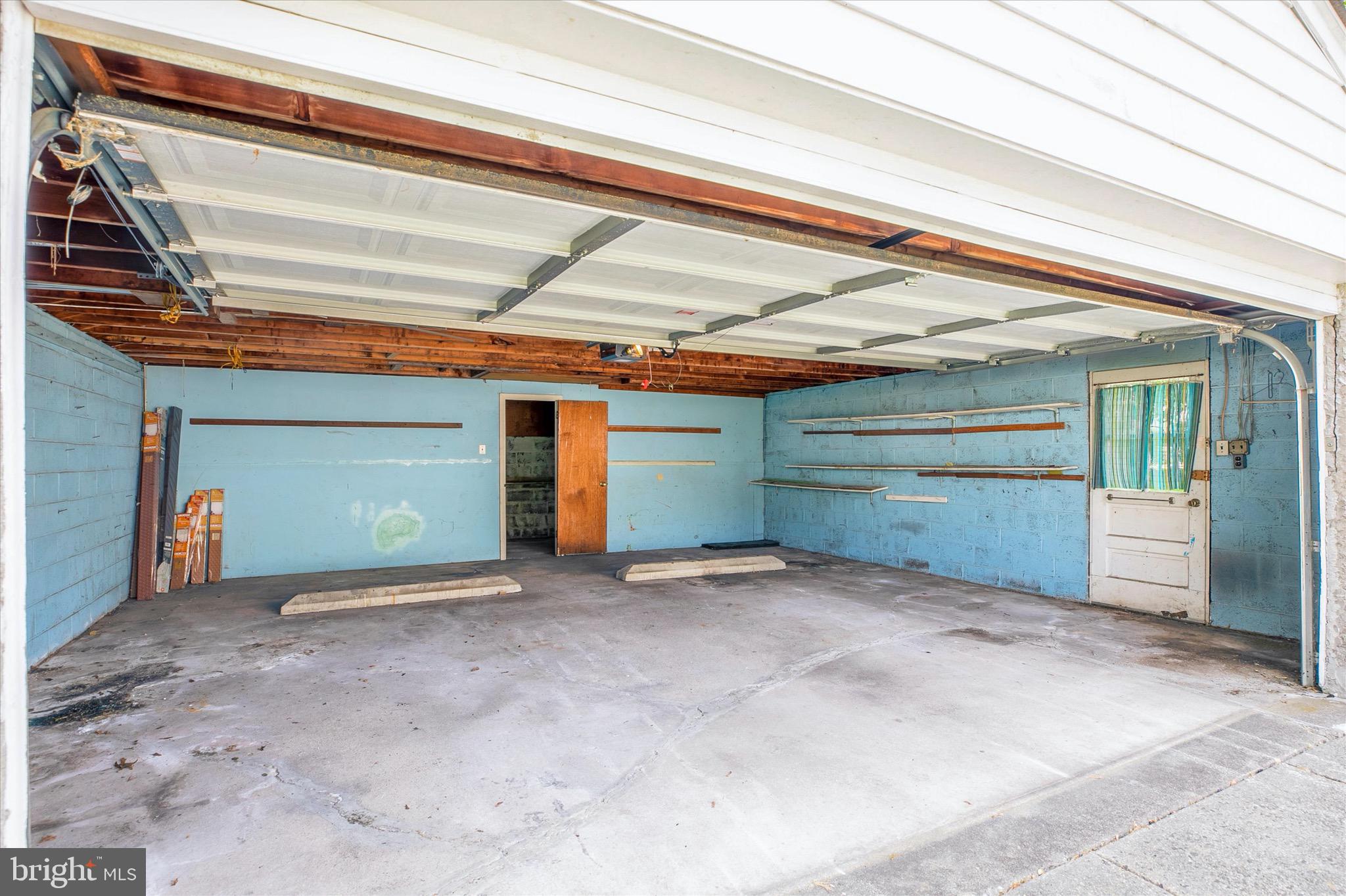316 Poplar Road Flourtown, PA 19031 - Photo 21 of 28 2 Car Garage with Workshop/Storage