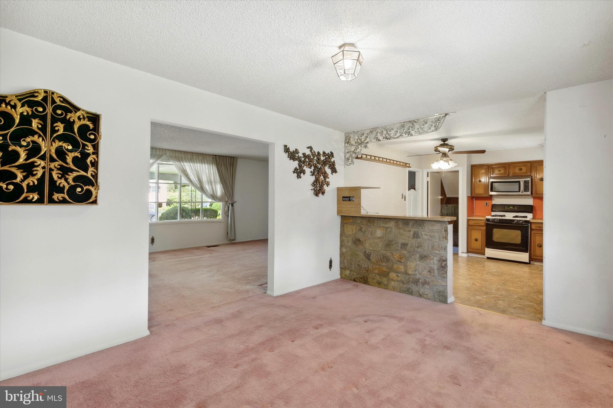 316 Poplar Road Flourtown, PA 19031 - Photo 6 of 28 Dining Room to Kitchen