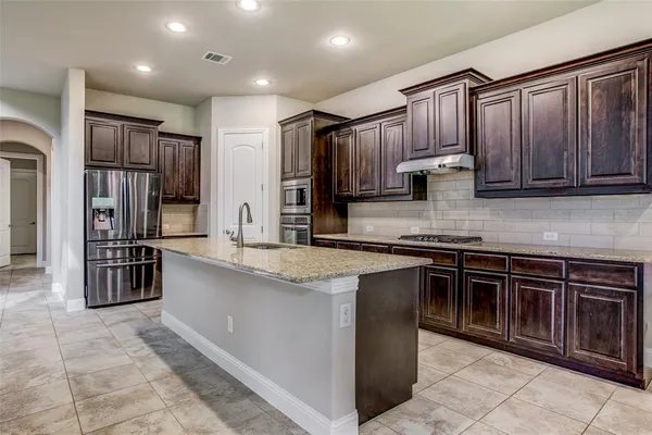 $3,995 | 6810 Historic View, Dallas, TX 75236