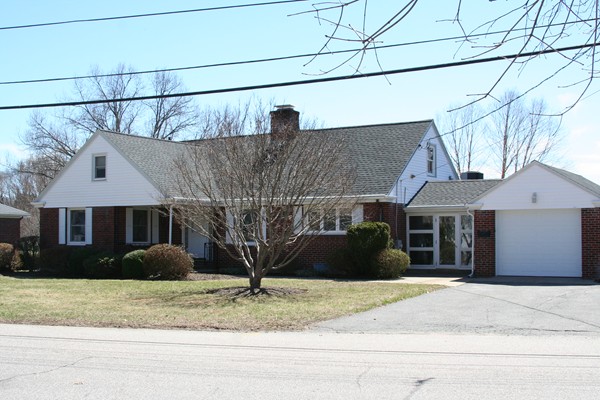 129 Russell Road Framingham, MA 01702 - Photo 1 of 28 Gallery Image 1