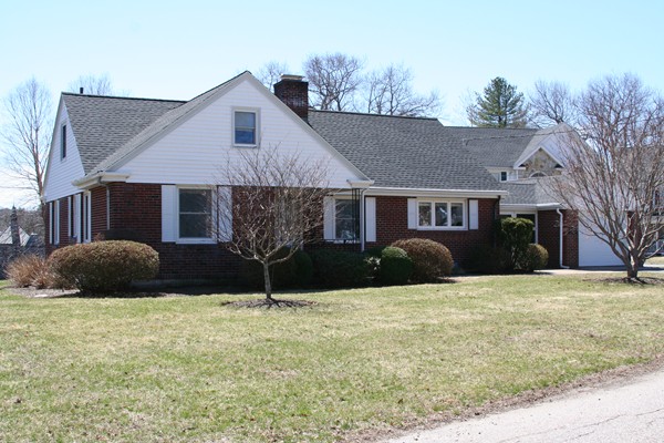 129 Russell Road Framingham, MA 01702 - Photo 2 of 28 Gallery Image 2