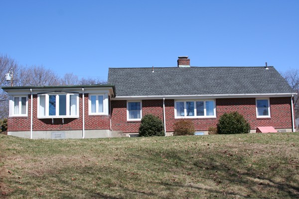 129 Russell Road Framingham, MA 01702 - Photo 5 of 28 Gallery Image 5