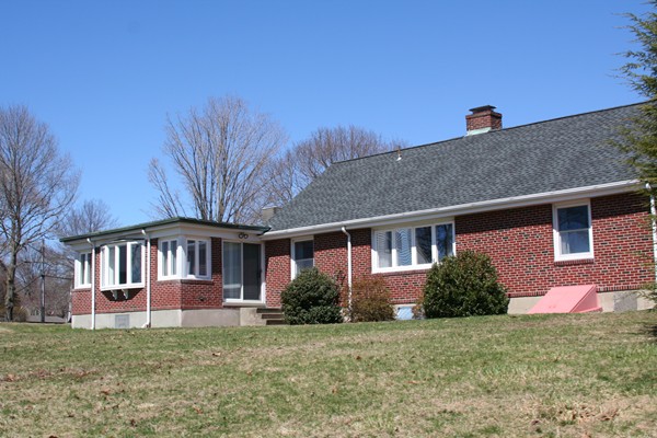 129 Russell Road Framingham, MA 01702 - Photo 6 of 28 Gallery Image 6