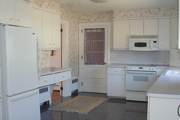 129 Russell Road Framingham, MA 01702 - Photo 9 of 28 Gallery Image 9