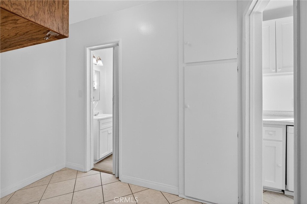 1613 West Piru Street Compton, CA 90222 - Photo 31 of 40 a view of an empty room