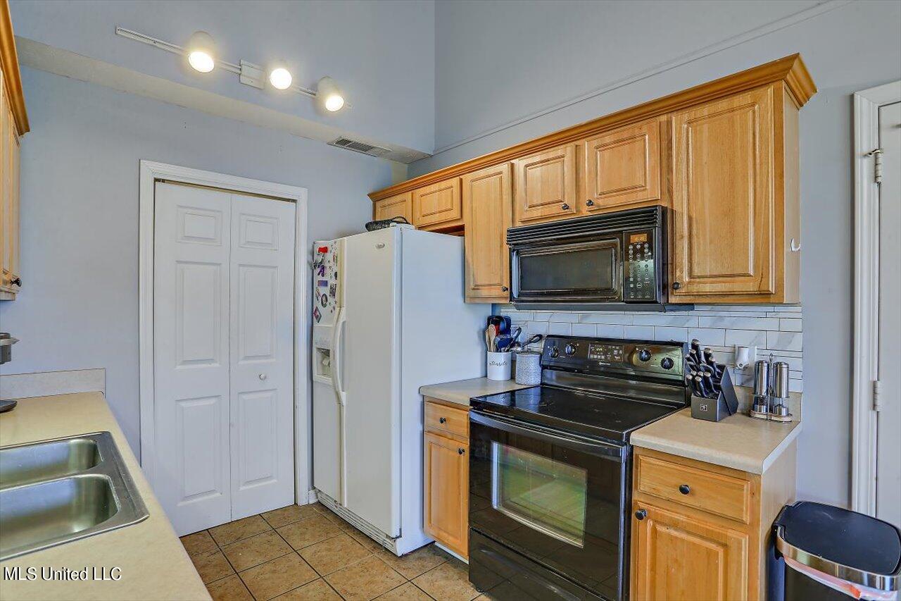 502 Ridgeway Drive Brandon, MS 39047 - Photo 9 of 26 09-502 Ridgeway Dr
