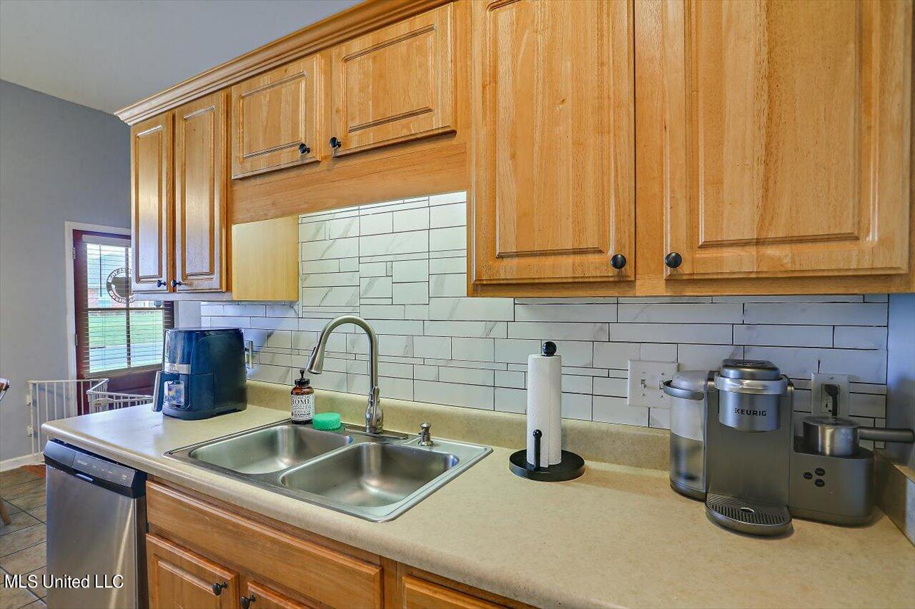 502 Ridgeway Drive Brandon, MS 39047 - Photo 10 of 26 10-502 Ridgeway Dr