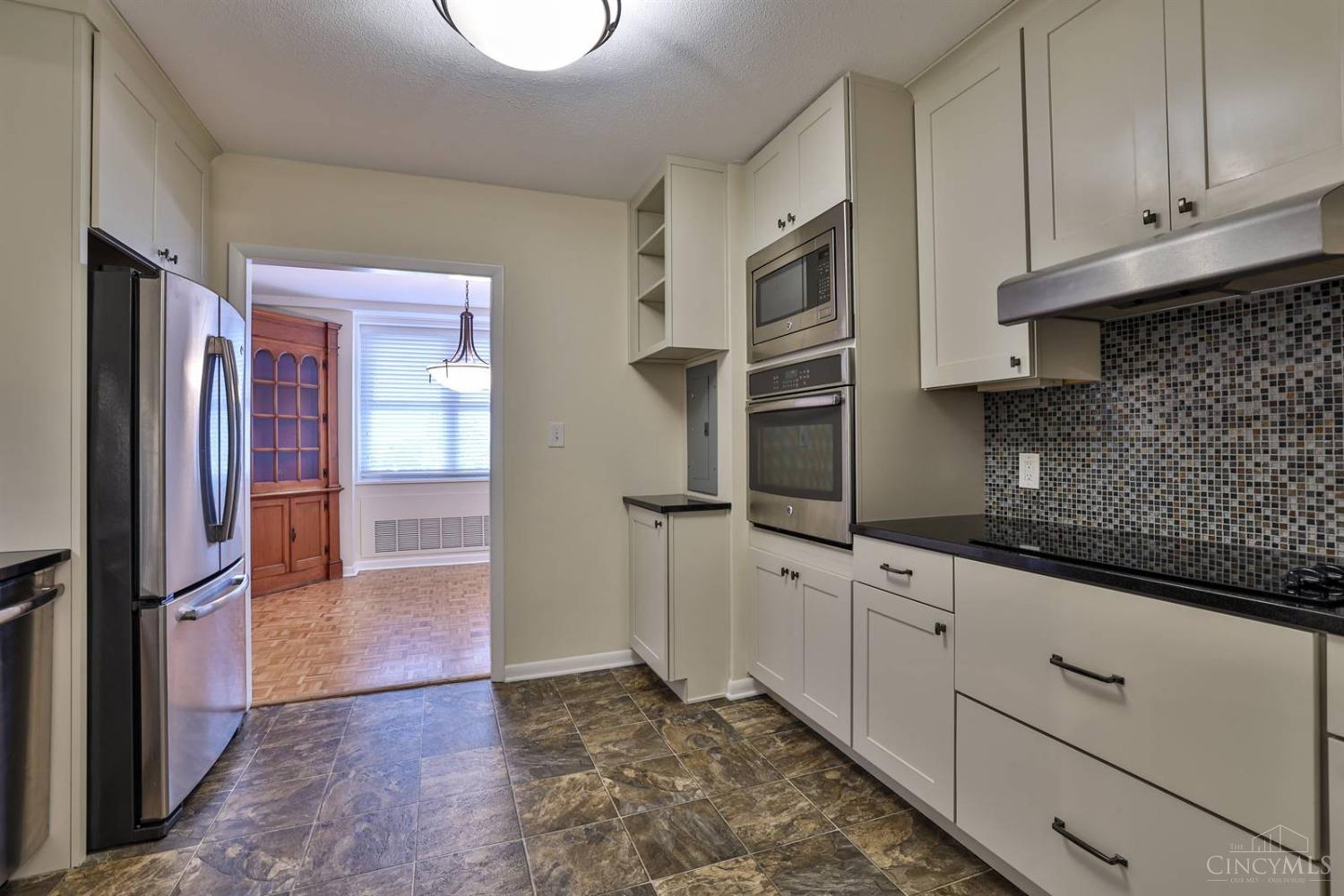 2444 Madison Road, Unit 512 Cincinnati, OH 45208 - Photo 11 of 31 Gallery Image 11