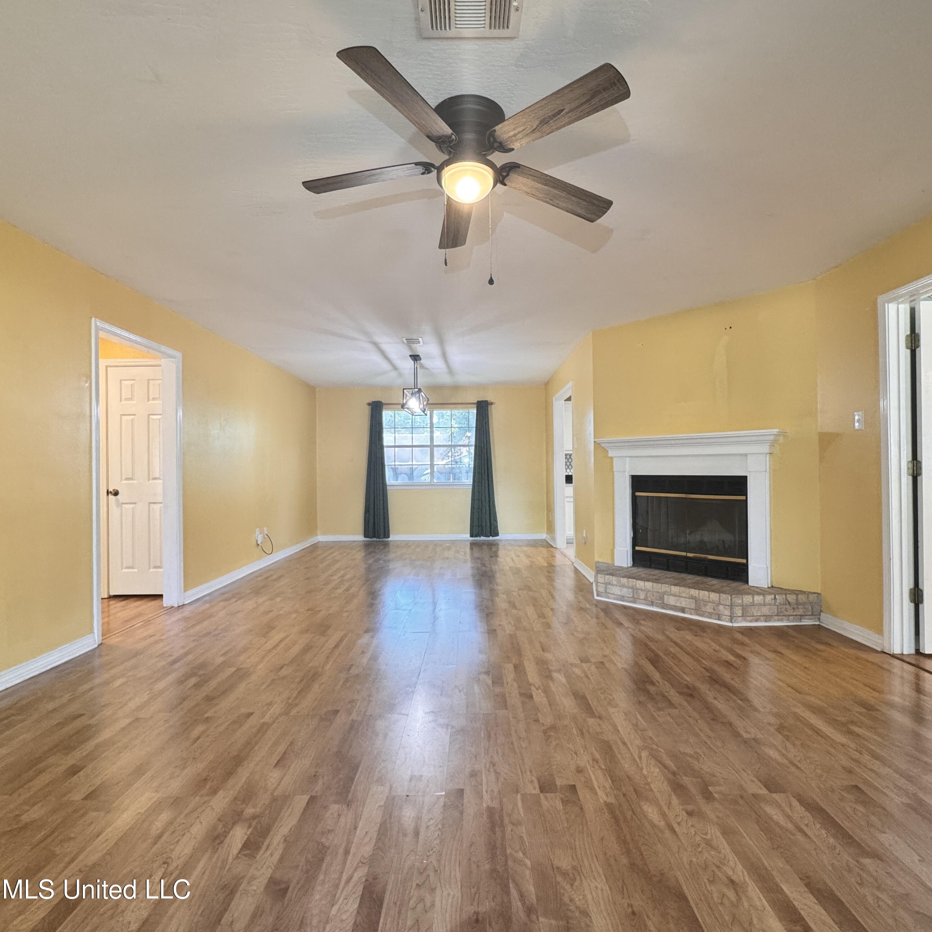 7828 Koko Place Diamondhead, MS 39525 - Photo 2 of 26 IMG_2556